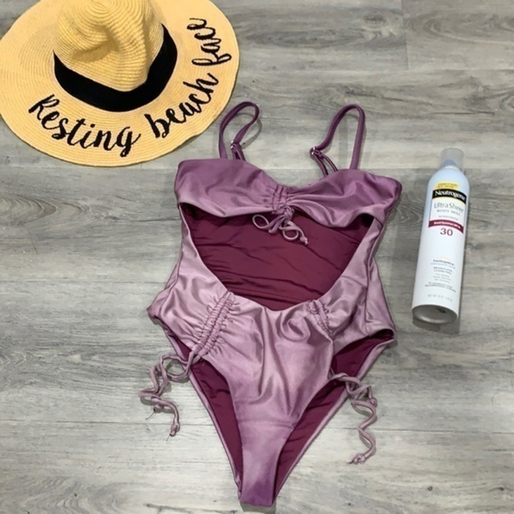Dusty Purple ombré Cutout one piece Swimsuit -
XS